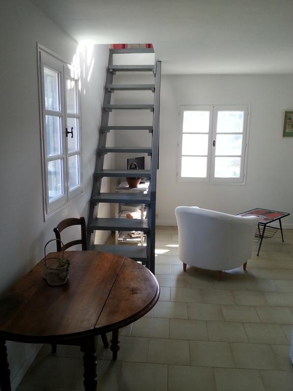 Lauris La Petite Maison De Marie Louise מראה חיצוני תמונה