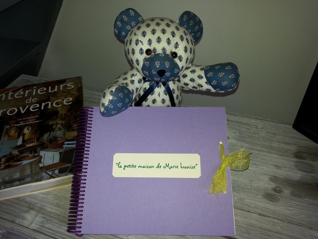 Lauris La Petite Maison De Marie Louise מראה חיצוני תמונה